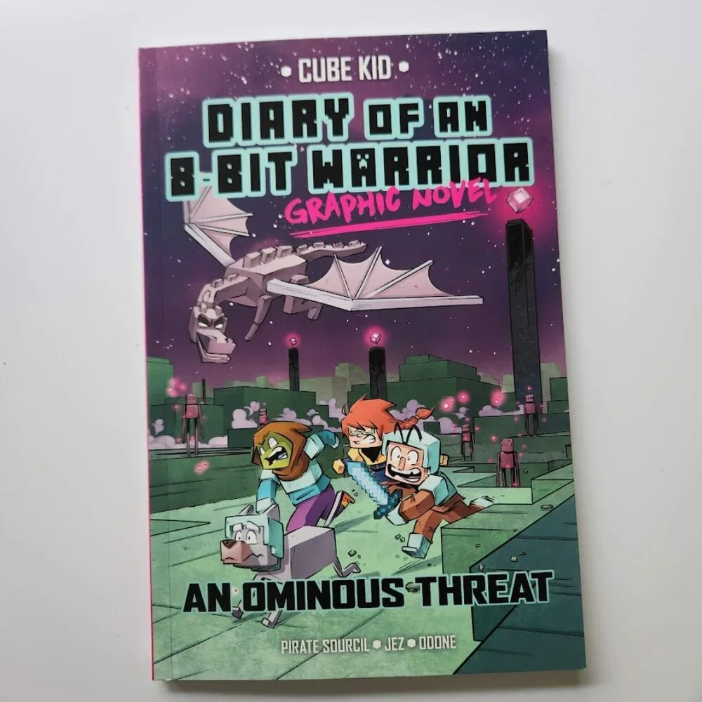 NEW  Minecraft Book Bundle Diary of an 8-Bit Warrior Graphic Novel Comic Books